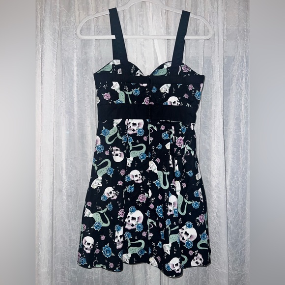 Hot Topic Tattoo pin up dress size small NWOT - Picture 4 of 4